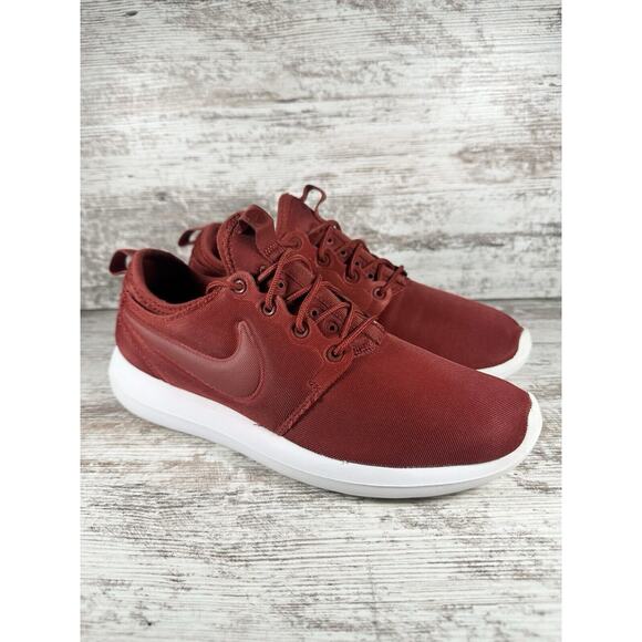 Women's Nike Roshe Two Dark Cayenne Red Sneakers Sz 8.5 Athletic Gym - Picture 1 of 10
